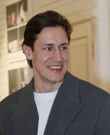 Отцы и дети – премьера «Сын» (16+) в театре Ермоловой