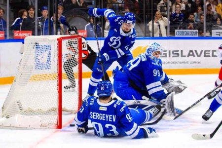 Столичное хоккейное дерби в пользу армейцев