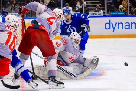 Хоккейные поединки в Москве и Казани