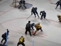 Череповец побеждает Москву в хоккейном противостоянии