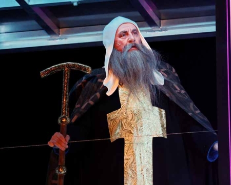 Семейное шоу: эксперимент с мультижанровыми формами – премьера спектакля «Соборная площадь» (6+)