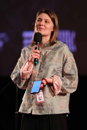 Премьерный показ спектакля вахтанговцев «Мёртвые души» в московском киноцентре «Октябрь»