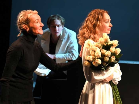 «Грех да беда на кого не живет» Островского в постановке Брусникиной