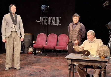 «Лир во время чумы» (16+) в филиале театра Пушкина