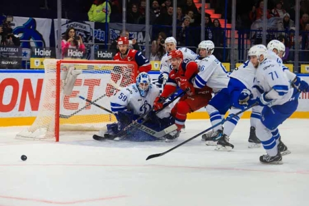 Динамовцы Москвы проигрывают в Ярославле