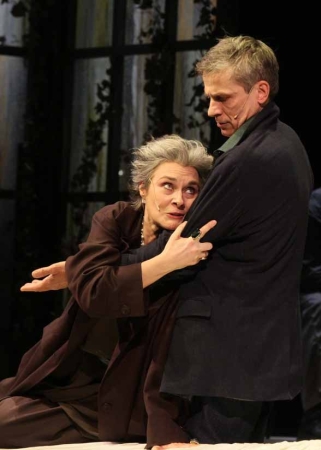 Премьера спектакля «О любви. 5 пудов любви, 22 несчастья, 33 истерики» (16+) в Мастерской Петра Фоменко