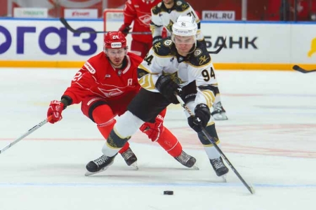 Спартаковцы громят «моряков» в Москве