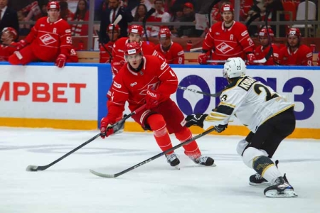 Спартаковцы громят «моряков» в Москве