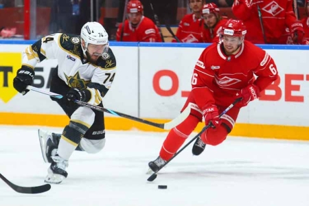 Спартаковцы громят «моряков» в Москве