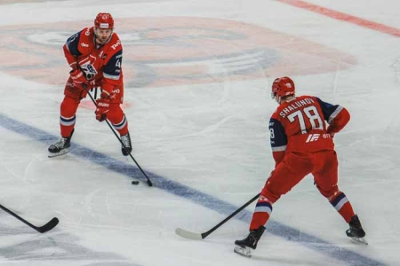 Хоккейные матчи в Москве и Ярославле