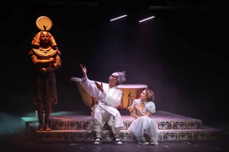 «Спектакль пронизан любовью к жизни и верой в человека»