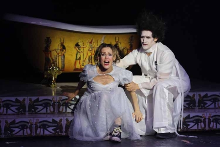 «Спектакль пронизан любовью к жизни и верой в человека»