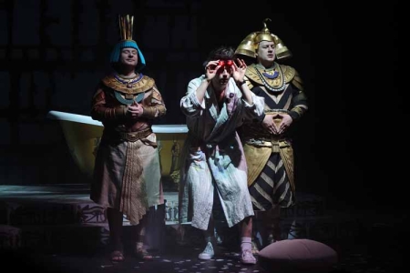 «Спектакль пронизан любовью к жизни и верой в человека»