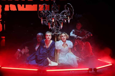 «Спектакль пронизан любовью к жизни и верой в человека»