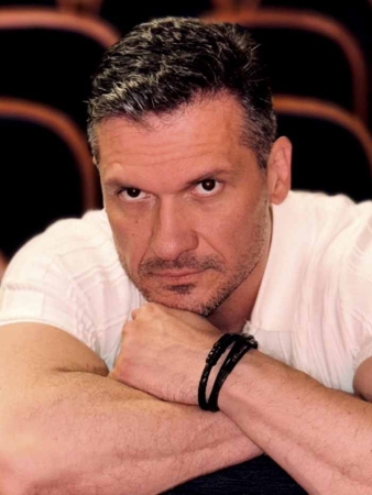 Владимир Бутенко: «Положительных и отрицательных героев играть одинаково интересно»