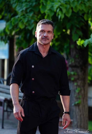 Владимир Бутенко: «Положительных и отрицательных героев играть одинаково интересно»