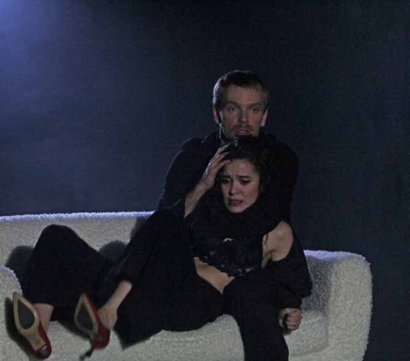 И снова о любви - спектакль «Ближе» (18+) в Театре Ермоловой