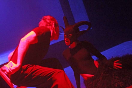 И снова о любви - спектакль «Ближе» (18+) в Театре Ермоловой