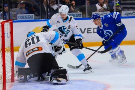 Хоккейные разборки динамовцев Москвы и Минска