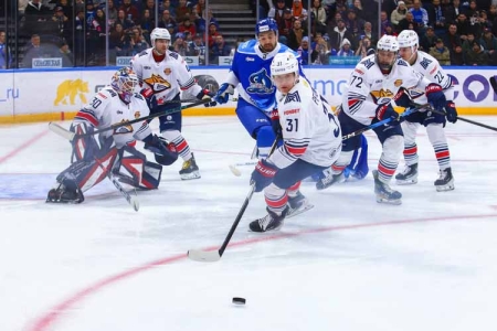 «Динамо» сильнее «сталеваров»