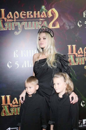 Премьера в «Октябре»