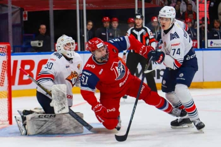 Хоккейный «Локомотив» победой завершил регулярку