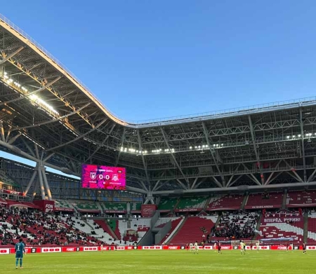 Три футбольных матча в день 8 марта