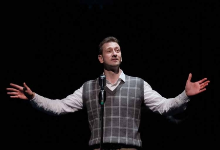 Выверенная герметичная драма с изящной палитрой иронии