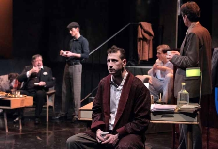 Выверенная герметичная драма с изящной палитрой иронии