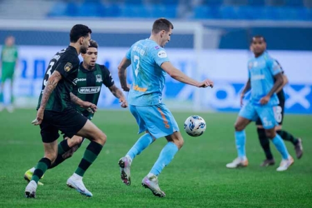 Три футбольных матча в День космонавтики