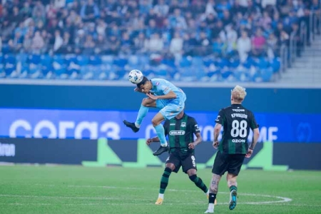 Три футбольных матча в День космонавтики