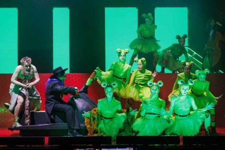 В Московском Губернском театре сыграли «Лягушек» Аристофана