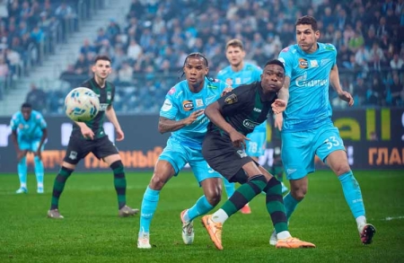 Три футбольных матча в День космонавтики