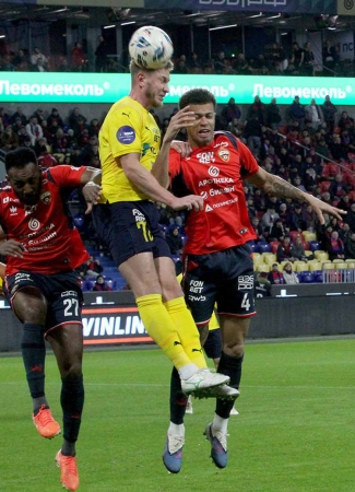 Челестини: чемодан, вокзал, Европа