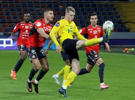 Челестини: чемодан, вокзал, Европа