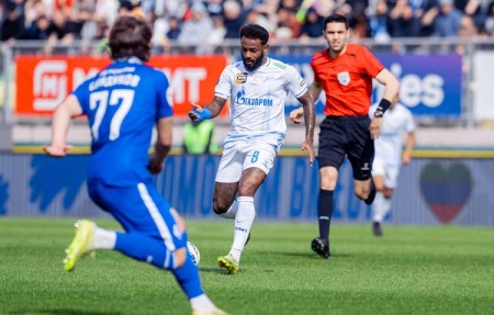 «Зенит» возглавил чемпионскую гонку