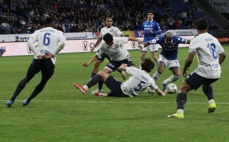 «Краснодар» и «Зенит» продолжают гонку за чемпионством