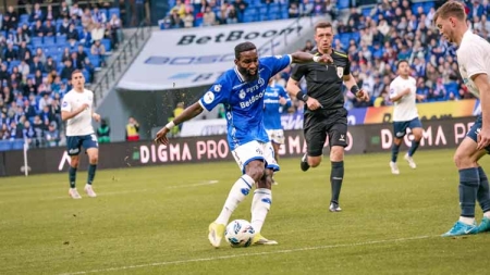 «Краснодар» и «Зенит» продолжают гонку за чемпионством