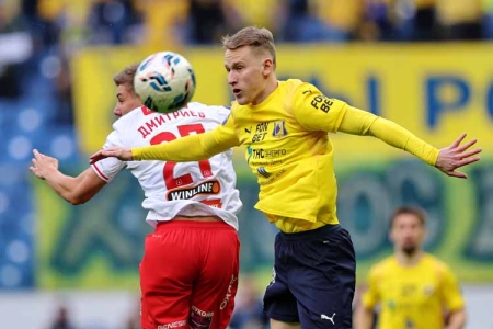 Три футбольных матча в День космонавтики