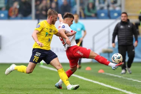 Три футбольных матча в День космонавтики