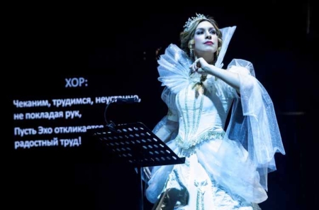 «Аутентичные костюмы, старинная музыка и аура барочного театра»