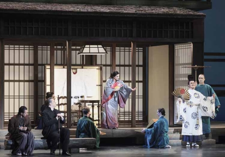 «Пронзительный взгляд на столкновение культур»