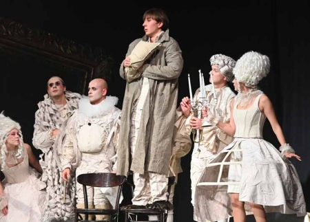 Театр Гоголя порадовал премьерой - и не просто премьерой, а явлением